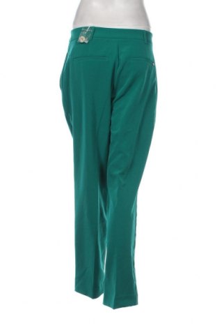 Дамски панталон Guess, Размер M, Цвят Зелен, Цена 99,00 лв.