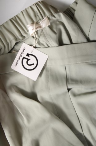 Γυναικείο παντελόνι Guido Maria Kretschmer for About You, Μέγεθος 3XL, Χρώμα Πράσινο, Τιμή 11,21 €