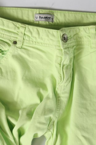Дамски панталон Pull&Bear, Размер M, Цвят Зелен, Цена 14,79 лв.