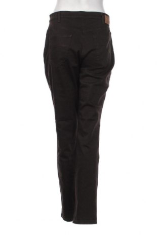 Дамски панталон Raphaela By Brax, Размер S, Цвят Кафяв, Цена 20,09 лв.
