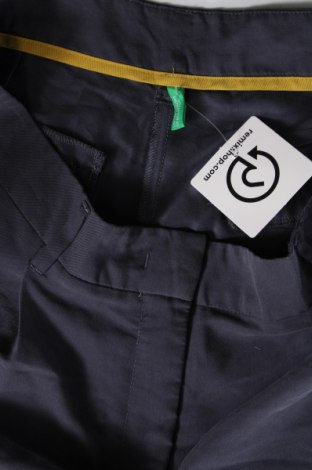 Damskie spodnie United Colors Of Benetton, Rozmiar M, Kolor Szary, Cena 20,67 zł