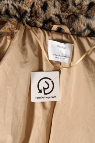 Дамско палто Bershka, Размер XS, Цвят Многоцветен, Цена 19,26 лв.