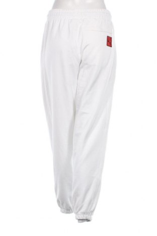 Γυναικείο αθλητικό παντελόνι PUMA, Μέγεθος XS, Χρώμα Λευκό, Τιμή 25,56 €