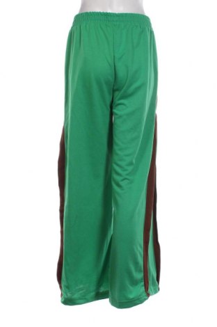 Γυναικείο αθλητικό παντελόνι Trendyol, Μέγεθος XL, Χρώμα Πράσινο, Τιμή 8,07 €