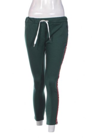 Pantaloni trening de femei Zauberstern, Mărime S, Culoare Verde, Preț 33,39 Lei