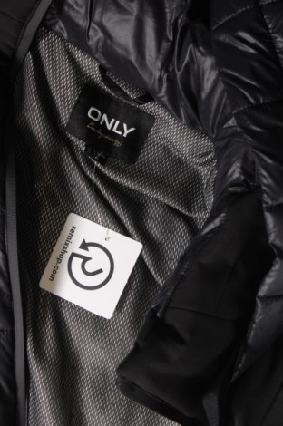 Γυναικείο μπουφάν ONLY, Μέγεθος XL, Χρώμα Μαύρο, Τιμή 31,64 €