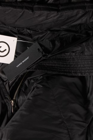 Γυναικείο μπουφάν Vero Moda, Μέγεθος M, Χρώμα Μαύρο, Τιμή 27,48 €
