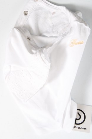 Детска блуза Guess, Размер 3-6m/ 62-68 см, Цвят Бял, Цена 34,68 лв.