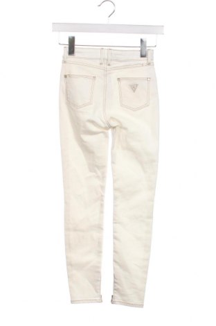 Dziecięce jeansy Guess, Rozmiar 7-8y/ 128-134 cm, Kolor Biały, Cena 121,55 zł