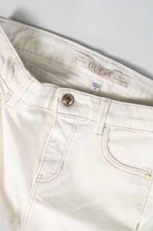 Dziecięce jeansy Guess, Rozmiar 7-8y/ 128-134 cm, Kolor Biały, Cena 253,22 zł