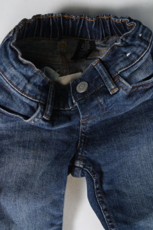 Dětské džíny  H&M, Velikost 18-24m/ 86-98 cm, Barva Modrá, Cena  290,00 Kč