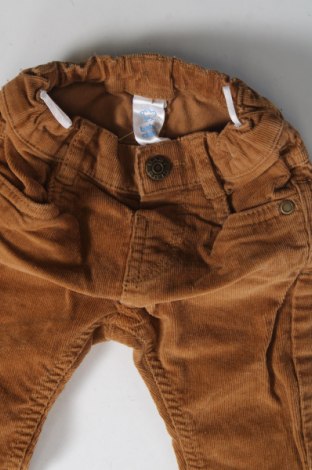 Детски джинси C&A, Размер 2-3m/ 56-62 см, Цвят Кафяв, Цена 5,25 лв.