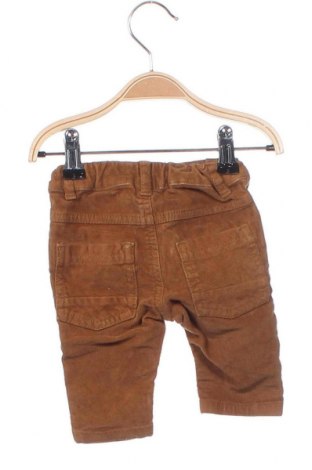 Pantaloni de catifea reiată, pentru copii C&A, Mărime 2-3m/ 56-62 cm, Culoare Maro, Preț 13,39 Lei