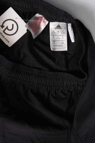Pantaloni scurți pentru copii Adidas, Mărime 12-13y/ 158-164 cm, Culoare Negru, Preț 85,53 Lei