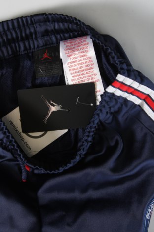 Dětské krátké kalhoty  Air Jordan Nike, Velikost 6-7y/ 122-128 cm, Barva Modrá, Cena  820,00 Kč