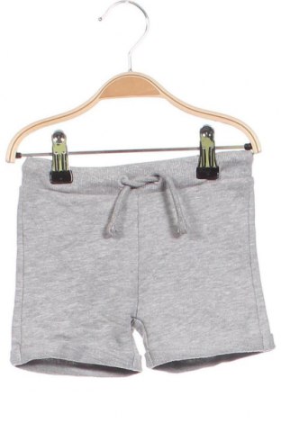 Pantaloni scurți pentru copii Guess, Mărime 3-6m/ 62-68 cm, Culoare Gri, Preț 57,90 Lei