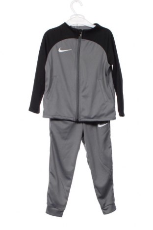 Παιδικό αθλητικό σύνολο Nike, Μέγεθος 2-3y/ 98-104 εκ., Χρώμα Γκρί, Τιμή 70,66 €