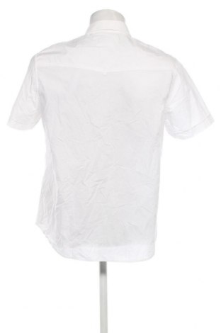 Мъжка риза Guess, Размер M, Цвят Бял, Цена 109,00 лв.