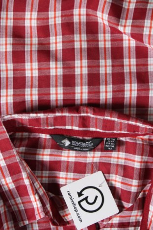 Мъжка риза Regatta, Размер 3XL, Цвят Червен, Цена 12,19 лв.