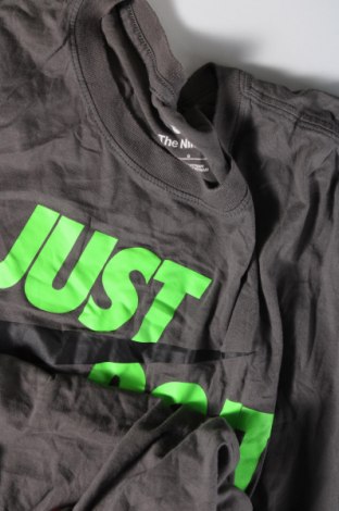 Herren T-Shirt Nike, Größe L, Farbe Grau, Preis € 13,92