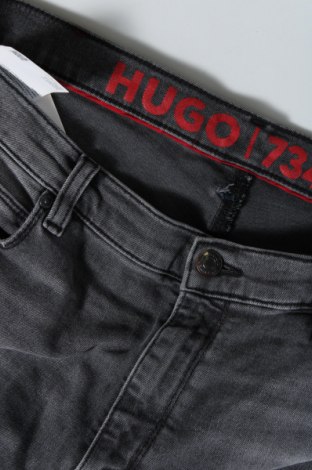Мъжки дънки Hugo Boss, Размер XL, Цвят Сив, Цена 181,39 лв.