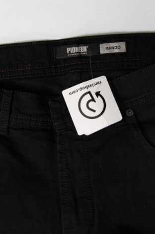 Męskie jeansy Pioneer, Rozmiar M, Kolor Czarny, Cena 92,76 zł