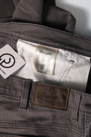 Pánske džínsy  Wrangler, Veľkosť XL, Farba Sivá, Cena  29,70 €