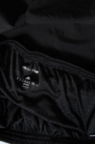 Pantaloni scurți de bărbați Adidas, Mărime XXL, Culoare Negru, Preț 110,40 Lei