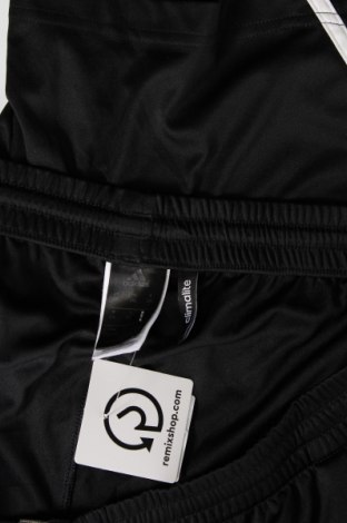 Pantaloni scurți de bărbați Adidas, Mărime XXL, Culoare Negru, Preț 78,95 Lei