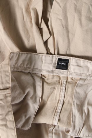 Pantaloni scurți de bărbați BOSS, Mărime L, Culoare Ecru, Preț 194,08 Lei
