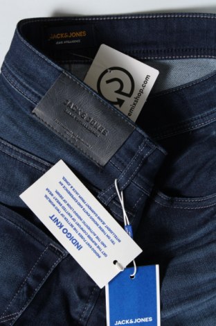 Pantaloni scurți de bărbați Jack & Jones, Mărime L, Culoare Albastru, Preț 187,00 Lei