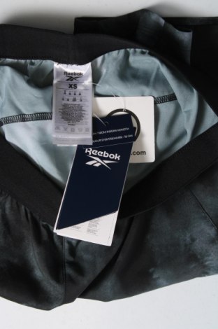 Ανδρικό κοντό παντελόνι Reebok, Μέγεθος XS, Χρώμα Γκρί, Τιμή 37,11 €