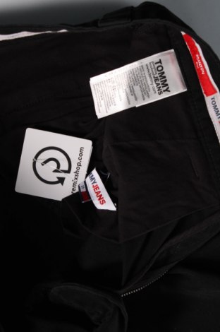 Мъжки къс панталон Tommy Jeans, Размер L, Цвят Черен, Цена 54,00 лв.