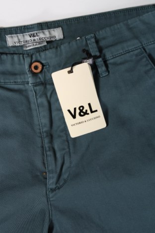 Ανδρικό κοντό παντελόνι Victorio & Lucchino, Μέγεθος M, Χρώμα Πράσινο, Τιμή 44,85 €