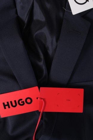 Мъжки костюм Hugo Boss, Размер M, Цвят Син, Цена 600,43 лв.