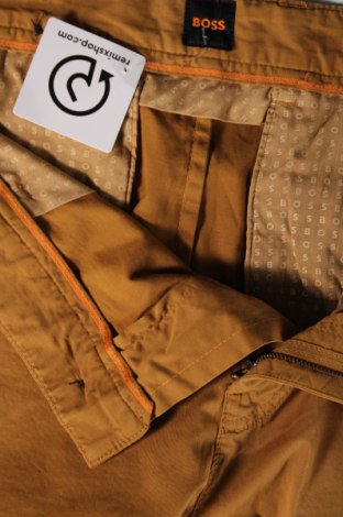 Pantaloni de bărbați BOSS, Mărime L, Culoare Maro, Preț 608,09 Lei