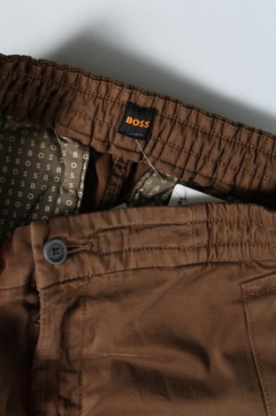 Мъжки панталон BOSS, Размер S, Цвят Кафяв, Цена 126,36 лв.