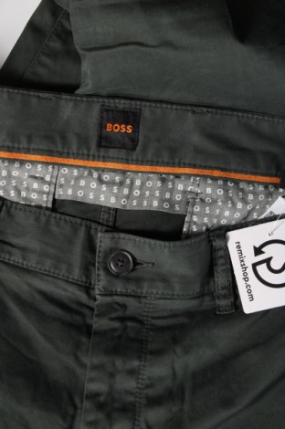 Мъжки панталон BOSS, Размер XL, Цвят Зелен, Цена 234,00 лв.