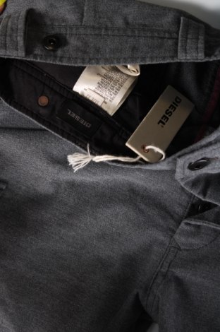 Pantaloni de bărbați Diesel, Mărime M, Culoare Gri, Preț 338,16 Lei