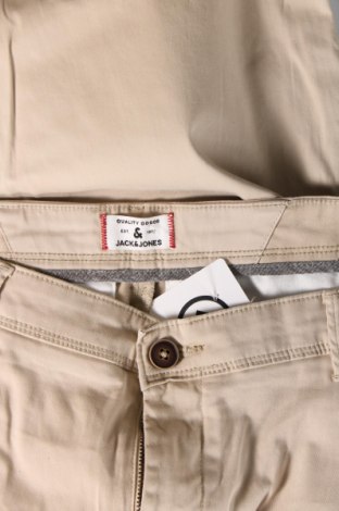 Мъжки панталон Jack & Jones, Размер L, Цвят Бежов, Цена 29,52 лв.