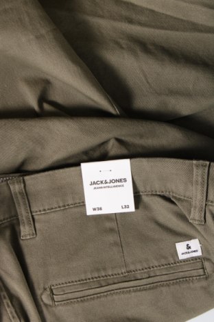 Pánske nohavice  Jack & Jones, Veľkosť L, Farba Zelená, Cena  15,22 €