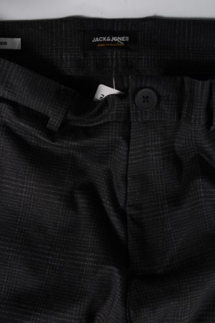 Pantaloni de bărbați Jack & Jones, Mărime M, Culoare Gri, Preț 95,39 Lei