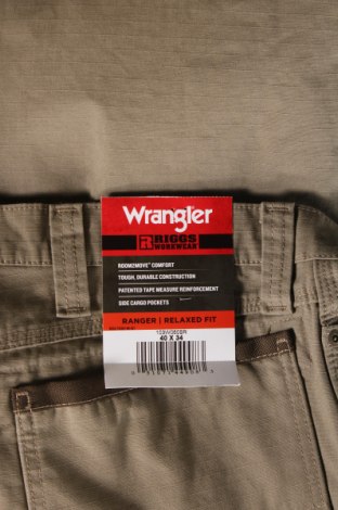 Мъжки панталон Wrangler, Размер XXL, Цвят Бежов, Цена 75,24 лв.