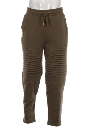 Pantaloni trening de bărbați Urban Classics, Mărime L, Culoare Verde, Preț 145,66 Lei