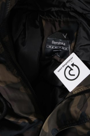 Мъжко яке Bershka, Размер M, Цвят Зелен, Цена 14,50 лв.