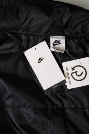 Мъжко яке Nike, Размер M, Цвят Черен, Цена 219,12 лв.