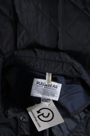 Ανδρικό μπουφάν Pull&Bear, Μέγεθος S, Χρώμα Μπλέ, Τιμή 9,85 €