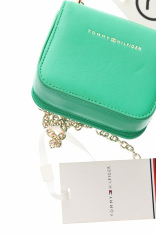 Дамска чанта Tommy Hilfiger, Цвят Зелен, Цена 289,00 лв.