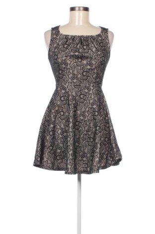 Kleid Nichii, Größe M, Farbe Mehrfarbig, Preis 7,10 €