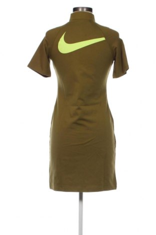 Рокля Nike, Размер M, Цвят Зелен, Цена 102,00 лв.